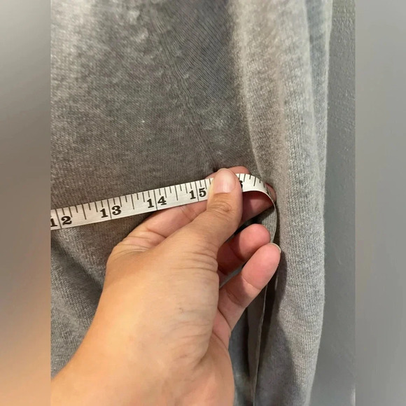 Cutter and buck size small grey cardigan with 2 way zipper - Picture 8 of 8